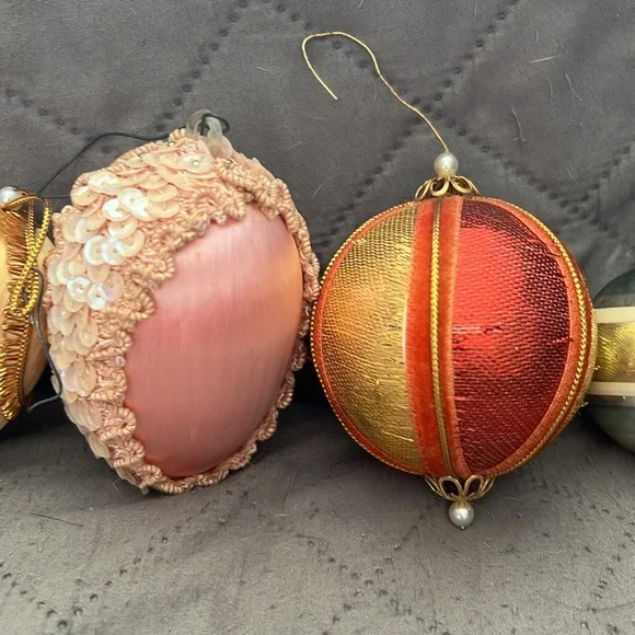 Lot of vintage Christmas ornaments, some glass some beaded - Picture 3 of 3